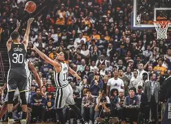 九游体育下载-赛地聚焦：亚冠集结日热度飙升，圣安东尼奥马刺篮板制胜，球迷炸锅，训练强度明显提升的简单介绍