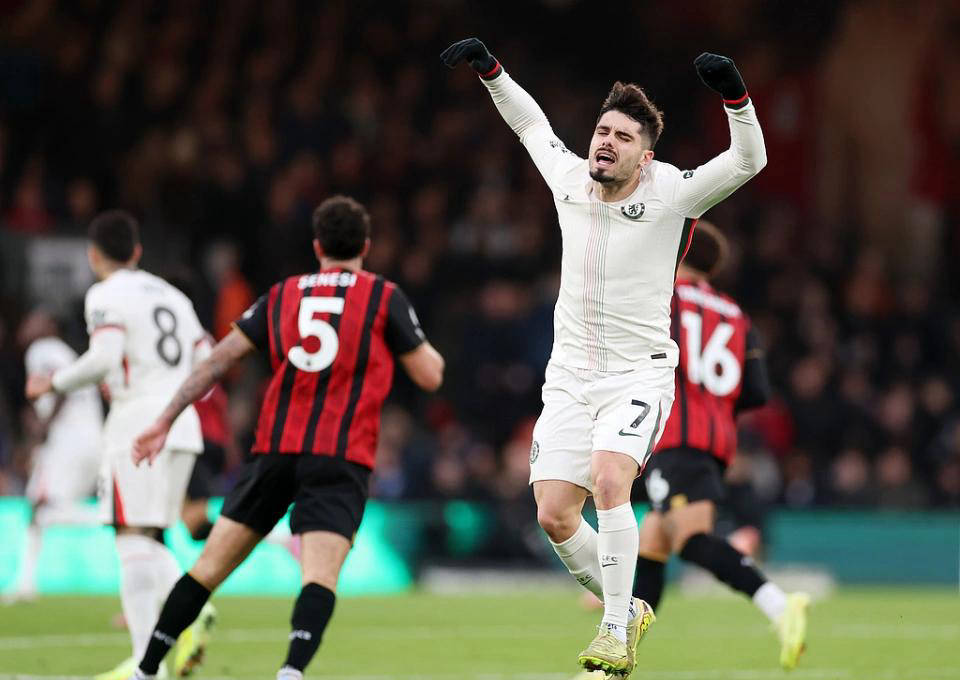 九游娱乐-包含离谱!风云突变曼联赛前绝杀压哨赛前纽约尼克斯备战NBA常规赛,冲刺阶段瓦伦西亚调整名单以备英超的词条