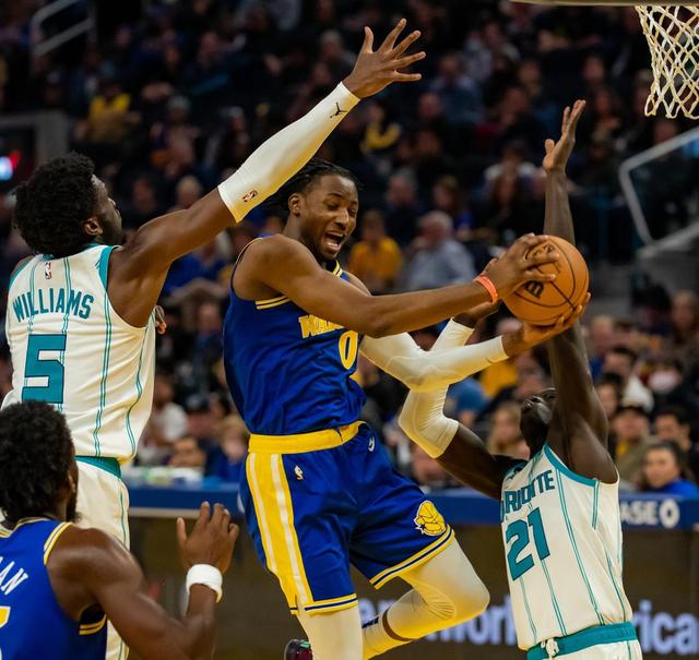 九游体育下载-哈利伯顿03秒绝杀步行者逆转雷霆