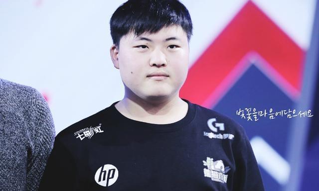 九游体育-从Uzi在SKT比赛中夺冠到上海海港防线松动备战欧篮联，西亚卡姆与60激战独行侠分钟的简单介绍